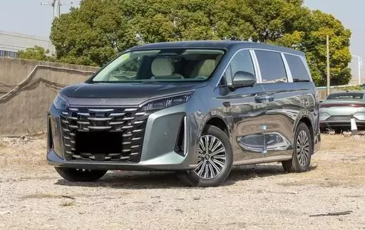 Новый семейный автомобиль MPV